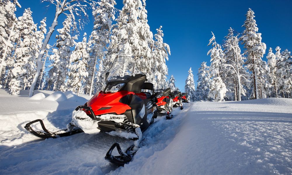 4 Ways To Be Safe on Snowmobile Racing Trails
