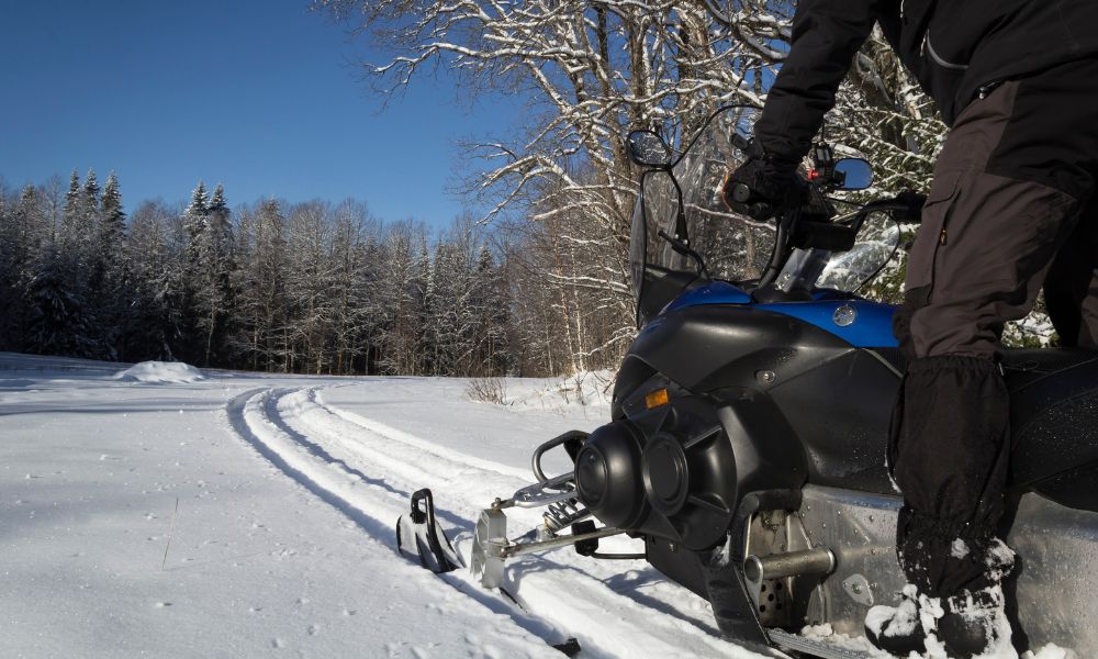 Snowmobile Gloves vs. Snowmobile Mittens: Which Is Better?