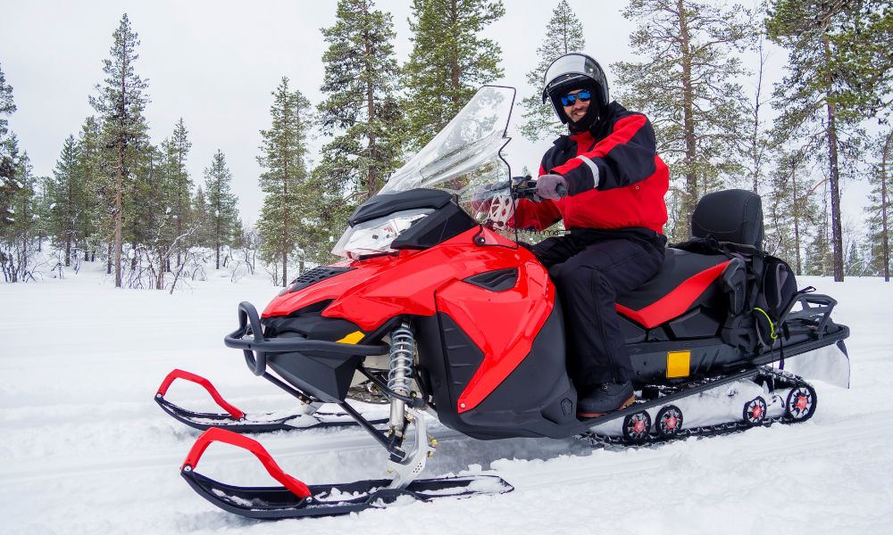 Comparing Full-Face and Open-Face Snowmobile Helmets