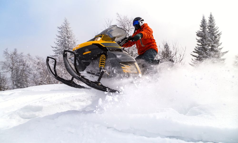 How To Choose the Best Snowmobile Helmet