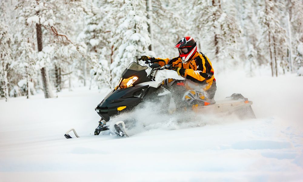 Terrain-Reading Advice for New Snowmobile Racers
