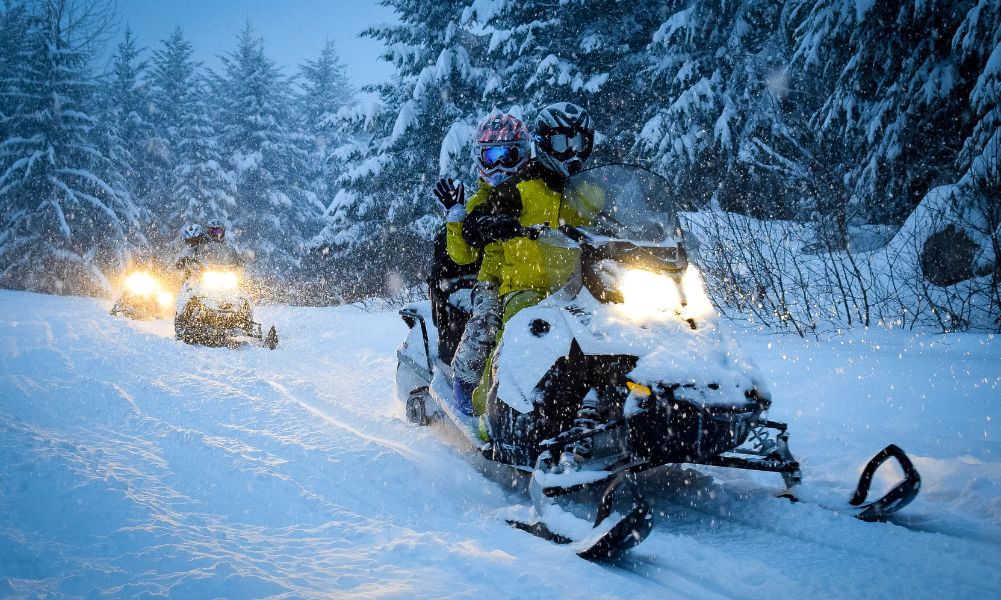 How To Ensure Your Vision Is Clear When Snowmobiling