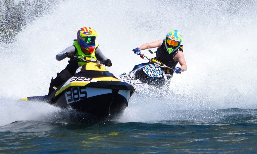 5 Tips on What To Wear When Going Jet Skiing