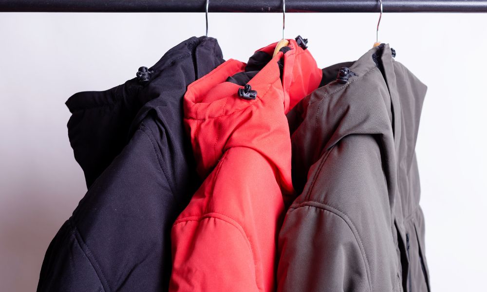 A Quick Guide to Storing Snowmobile Gear During Off-Season